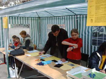 Am MEF-Stand wird jede gelaufene Runde mit einem Stempel dokumentiert