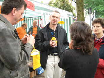 Nat&uuml;rlich gab es auch Gespr&auml;che &uuml;ber Orangensaft und die Welt...