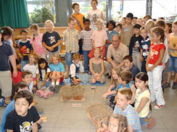 Jes&uacute;s Mary zu Besuch in der Grundschule Klosterstra&szlig;e in Duisburg
