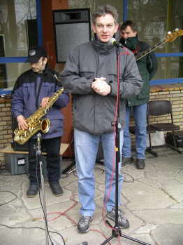 J&uuml;rgen Schmidt er&ouml;ffnet den Fastenlauf 2005