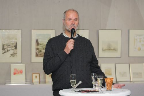 Pfarrer Thomas Eisenmenger begr&uuml;&szlig;t die Anwesenden