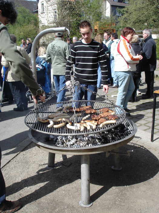 Fleisch und W&uuml;rstchen wurden gegrillt