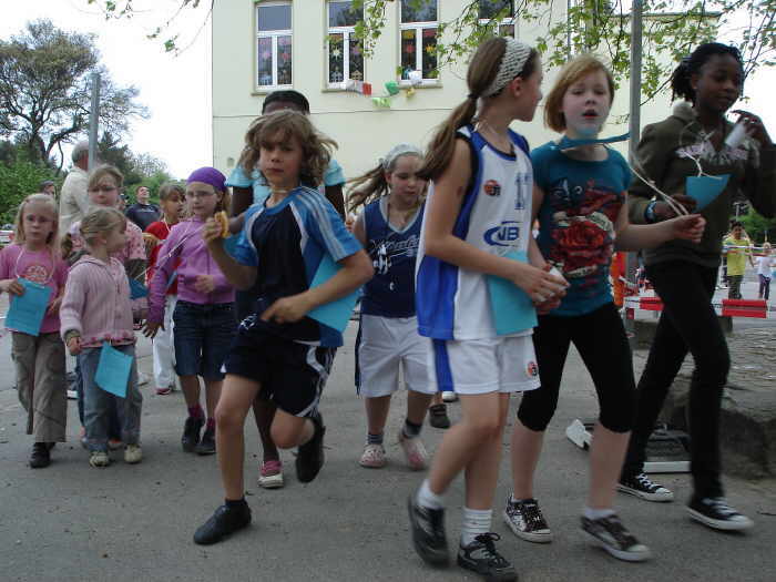 Die Kinder laufen und laufen...