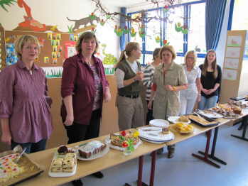 Das Team in der Cafeteria