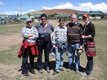 Julia, Doro, Ele, Padre Victor und Laura