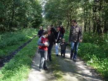 Bei wundersch&ouml;nem Wetter ging es durch den Wald